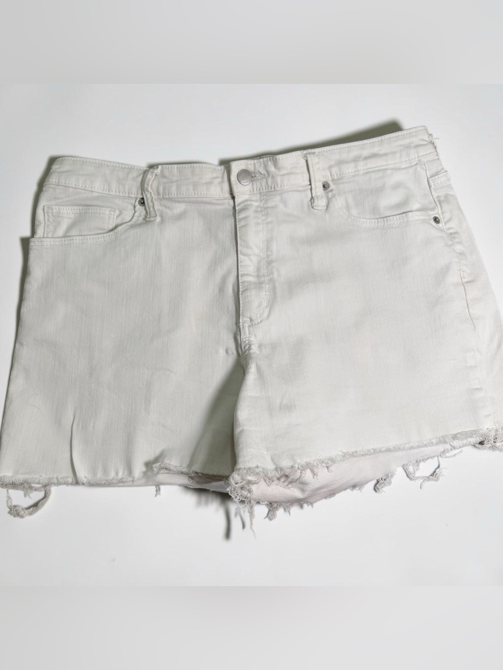 Universal Thread White Frayed Hem Denim Shorts
